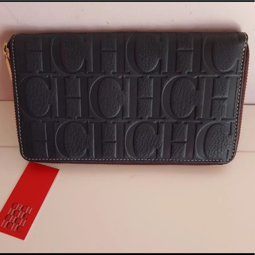 MOVING SALE ! IT MUST GO! CAROLINA HERRERA WALLET